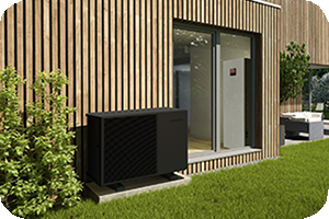 MTF Shop Samsung Klimaanlage Wärmepumpe Österreich | Moderne schwarze DVM-Quint-Außeneinheit auf Betonsockel vor einer Holzfassade. Im Hintergrund ist durch eine Glasscheibe das passende ClimateHub Innengerät sichtbar.